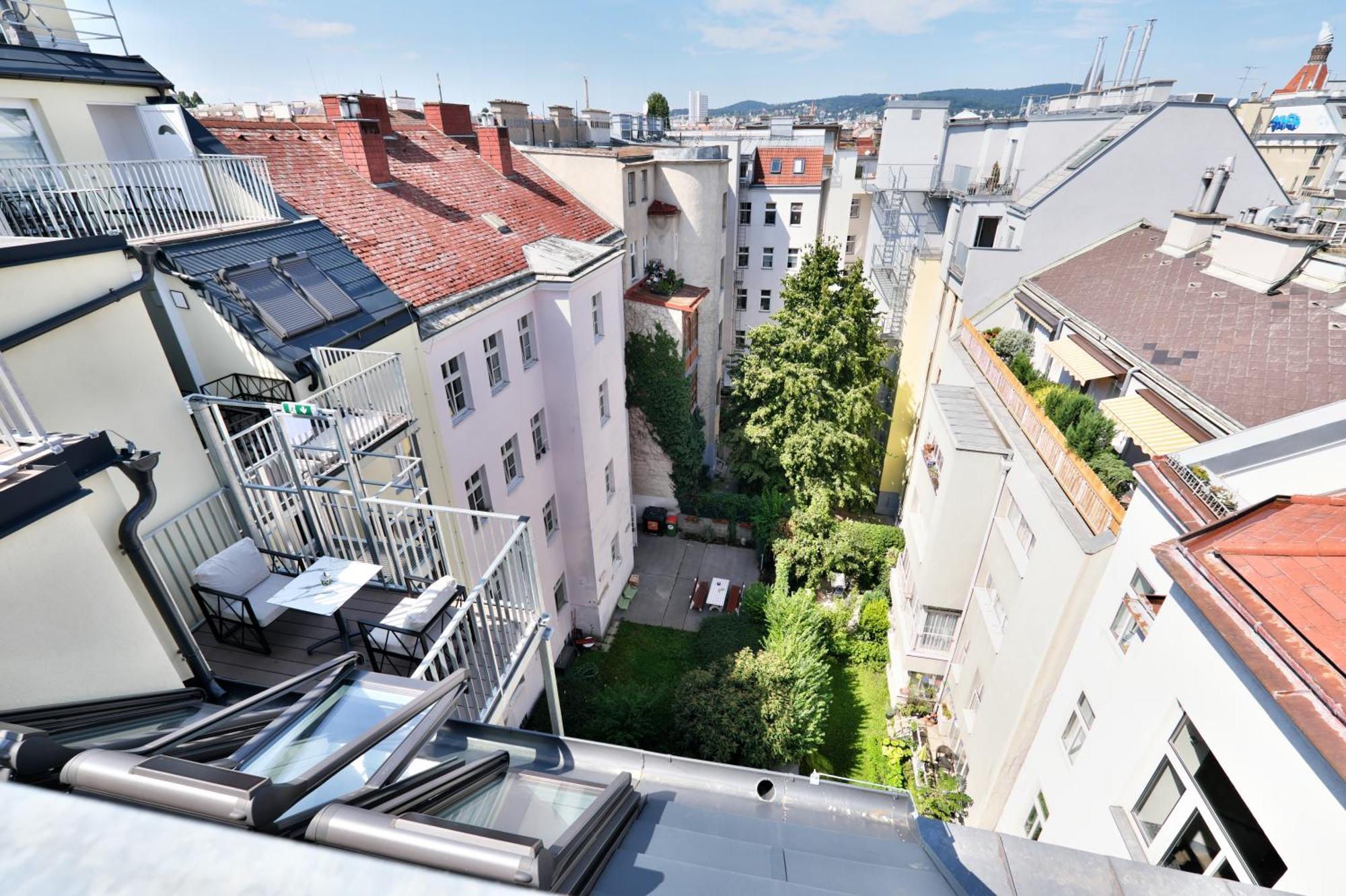 Vienna Lotus Apartments Екстер'єр фото